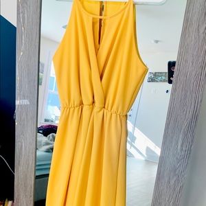 Scobe, size M, yellow plunge neckline, high-lo hem